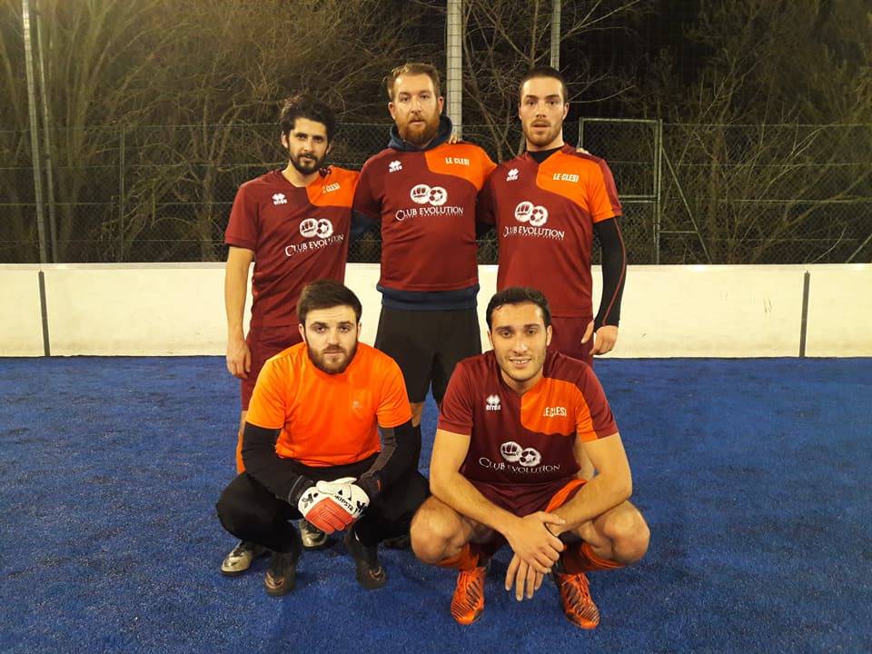 FOOT OUTDOOR-Club évolution-équipe soccer -compétition-terrrain